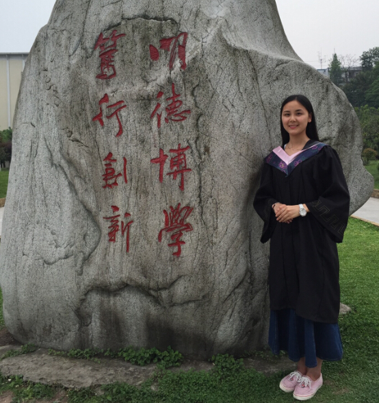 杨丽娜.jpg