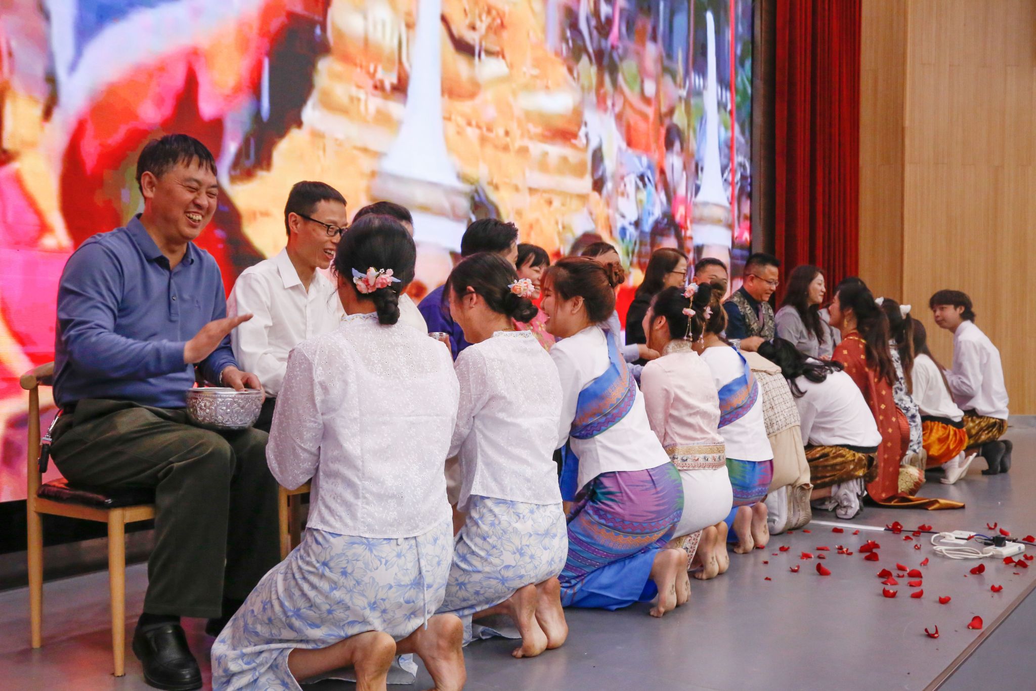 图文四川省第四届宋干节文化交流活动在我校顺利举行