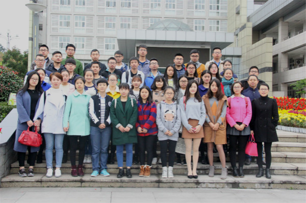 获奖学生和指导老师合影_meitu_2.jpg